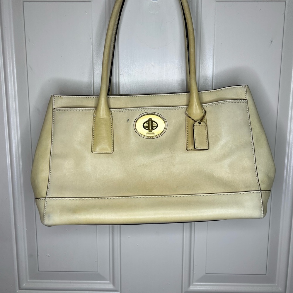 Coach Cream Leather Shoulder Bag